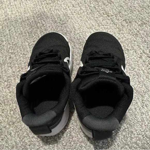 Nike Toddler Shoes - Picture 5 of 10